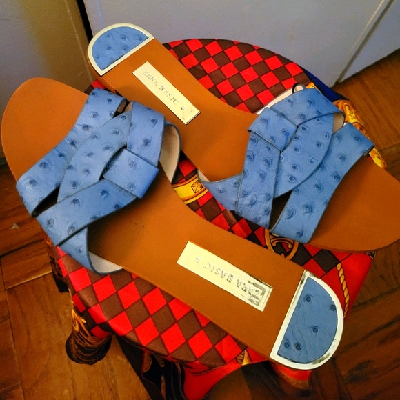 Zara woman's Blue leather Sandals size 10